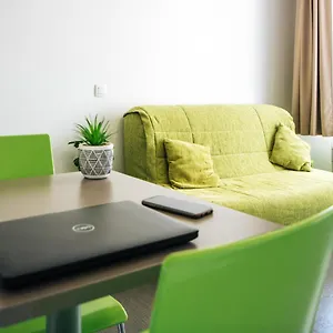 Twenty Business Flats Timone Aparthotel